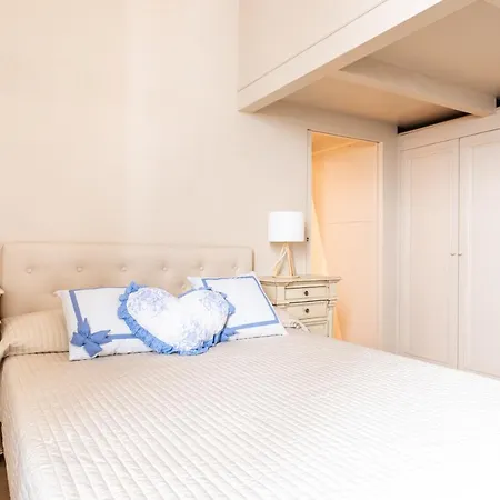 And Roomy Near The Station And Duomo - Homeunity Apartment