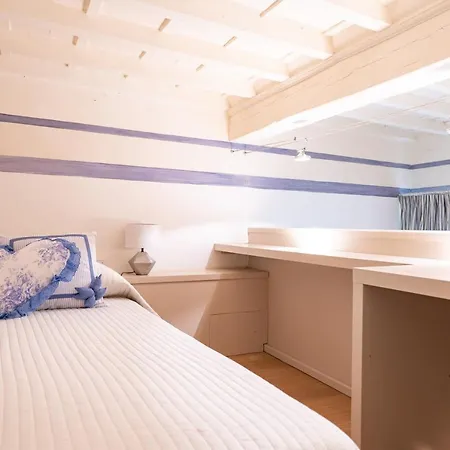 And Roomy Near The Station And Duomo - Homeunity Apartment Florence