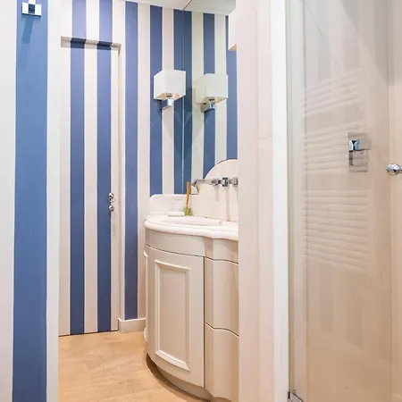 Apartment And Roomy Near The Station And Duomo - Homeunity *