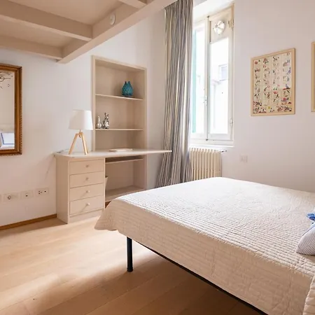 And Roomy Near The Station And Duomo - Homeunity Appartement Florence